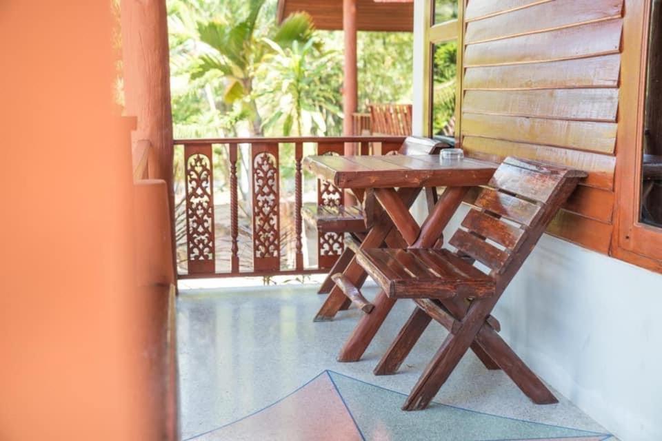 Phangan Lodge Ban Tai Exterior photo