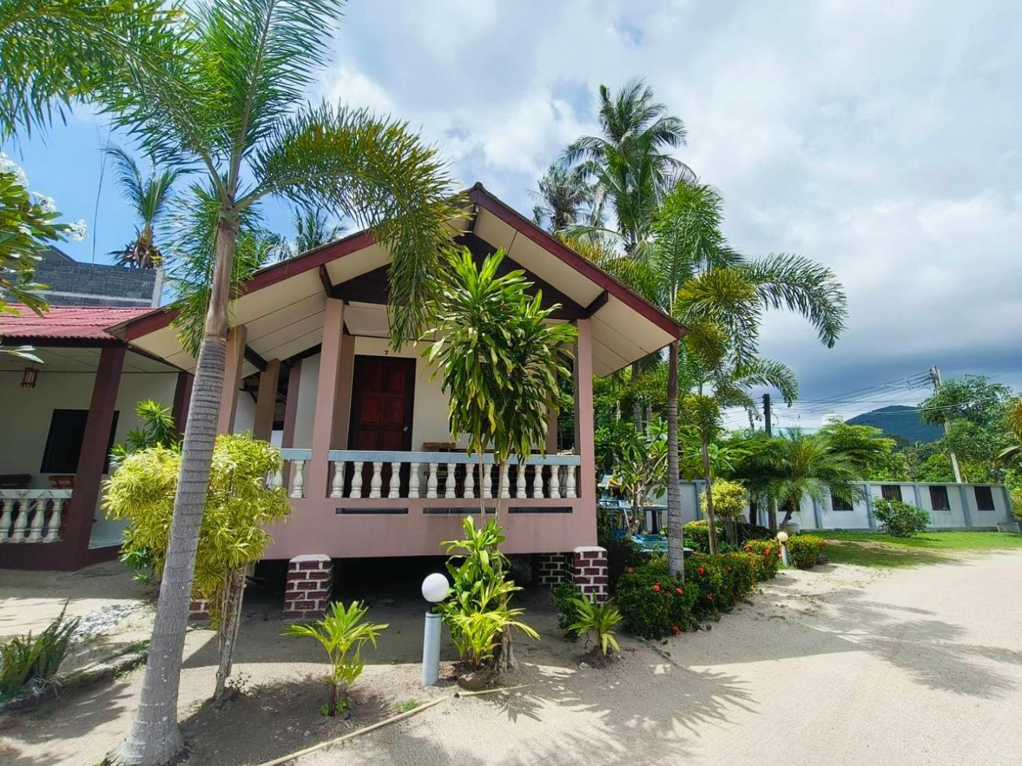 Phangan Lodge Ban Tai Exterior photo