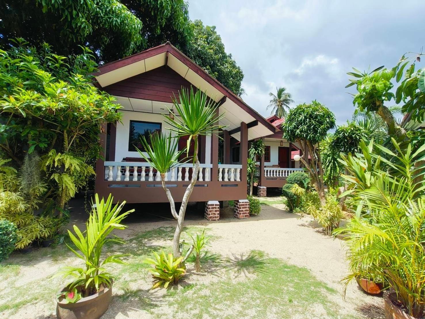 Phangan Lodge Ban Tai Exterior photo